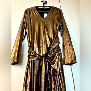BNWT – Smash + Tess Confidence wrap midi dress in gold metallic, size 2X